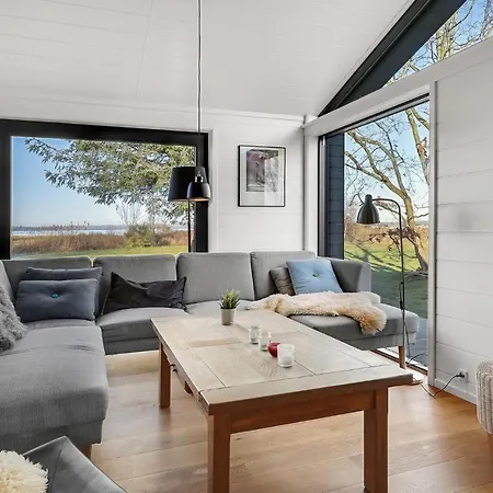 Holiday home 4 Bedroom Cozy In *