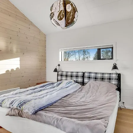 4 Bedroom Cozy In Nyaraló *