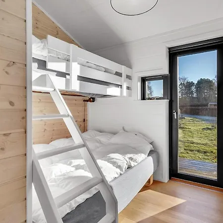 Holiday home 4 Bedroom Cozy In *